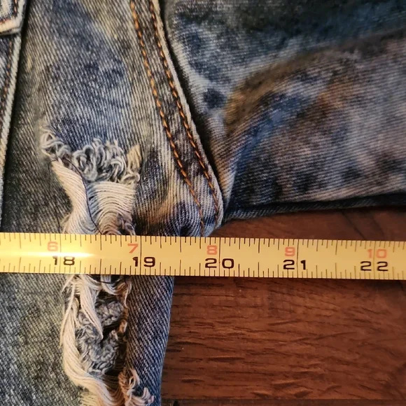 Women Thrill Blue Denim Jacket with Fringe - Picture 6 of 13